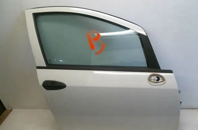 Porte avant droite Fiat GRANDE PUNTO (199_) 1.2 (2005) occasion