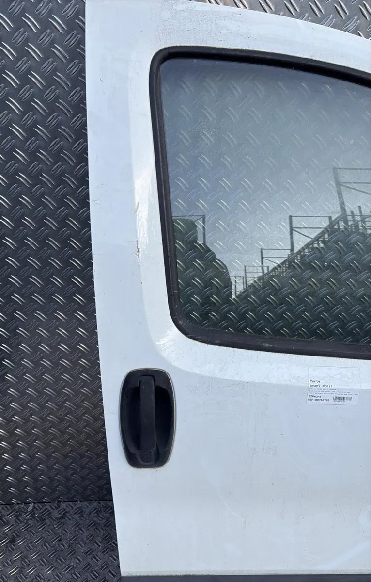 Porte avant droite Fiat QUBO (225_) 1.4 (225axa1a) (2008) occasion