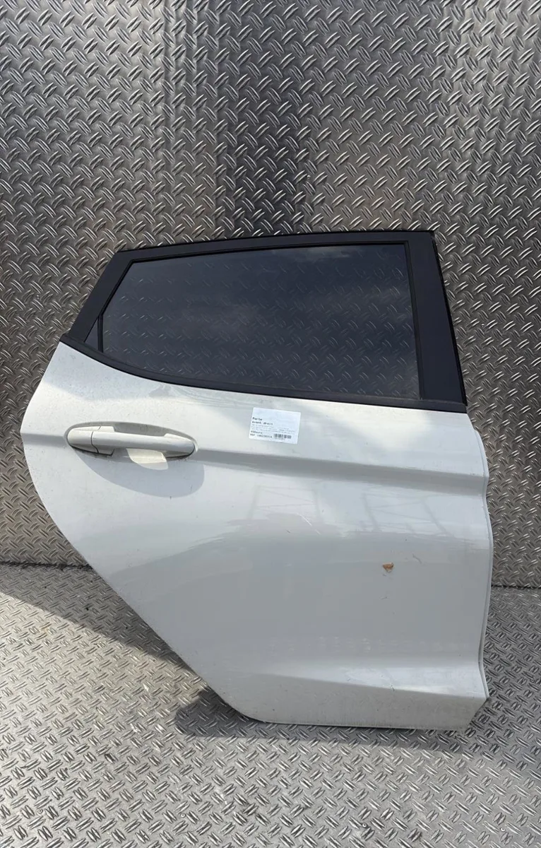 Porte avant droite FORD FIESTA 7 PHASE 1 occasion
