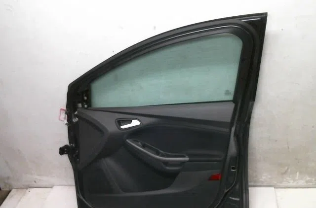 Porte avant droite Ford FOCUS III Turnier 1.6 tdci (2010) occasion