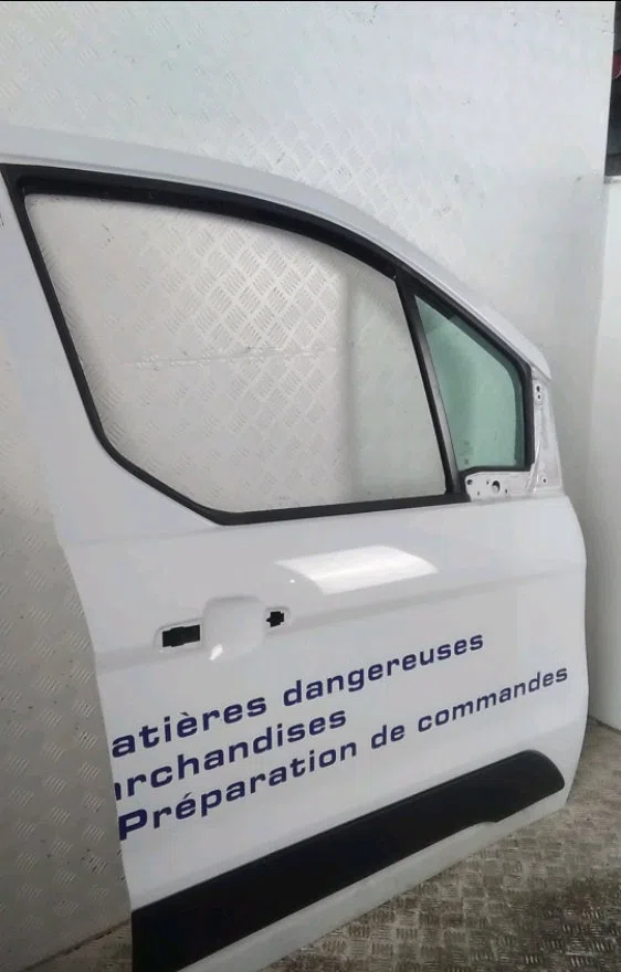 Porte avant droite Ford TRANSIT CONNECT V408 Camionnette-Monospace 1.5 tdci (2015) occasion