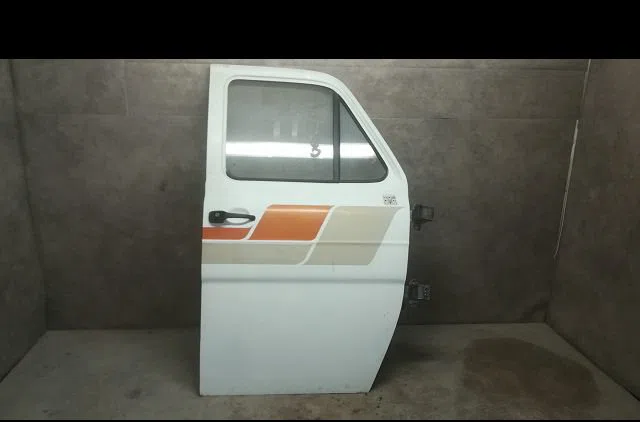 Porte avant droite FORD TRANSIT I 1983 occasion