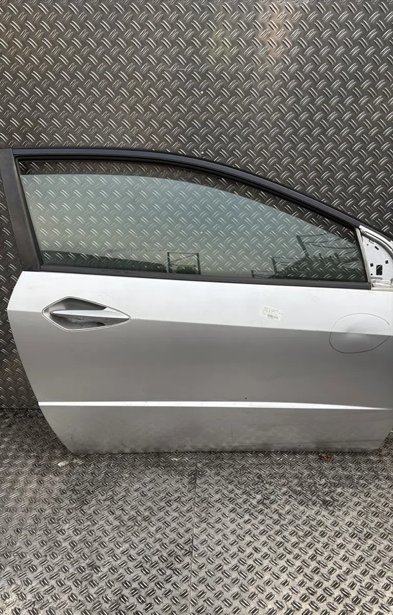 Porte avant droite Honda CIVIC VIII A trois volumes (FD, FA) 1.8 (fd1, fd7) (2005-2012) occasion