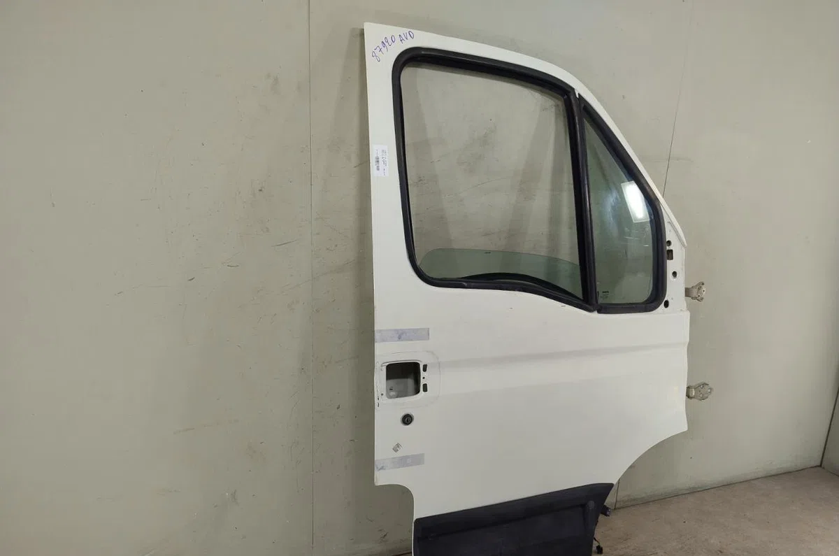 Porte avant droite Iveco DAILY IV Autobus-Autocar 35s14, 35s14 -p (2006-2011) occasion