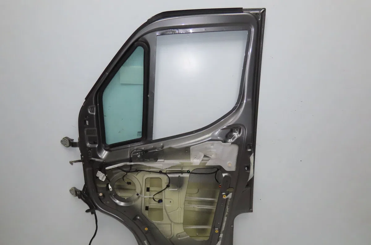 Porte avant droite Iveco DAILY VI Camion plate-forme-Châssis 35s18, 35c18, 40c18, 50c18, 60c18, 65c18, 70c18 (2016) occa
