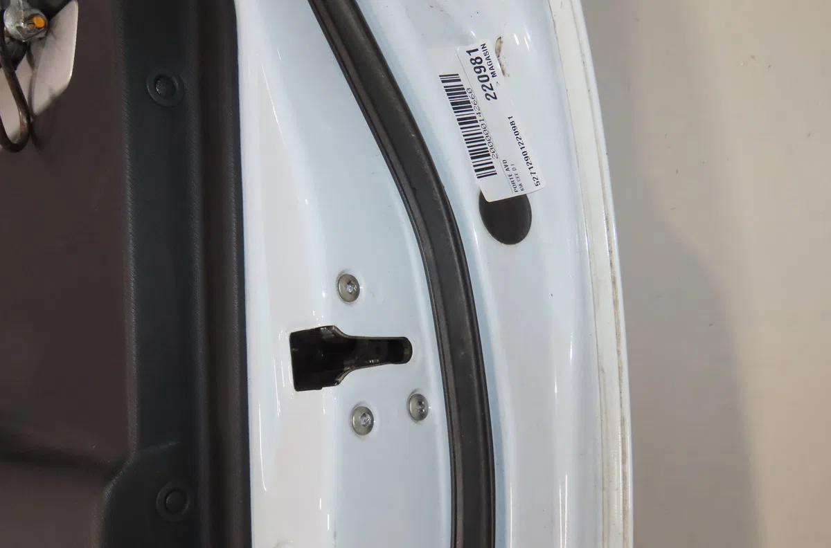 Porte avant droite Kia CEE'D 3-5 portes (ED) 1.6 crdi 90 (2006-2012) occasion
