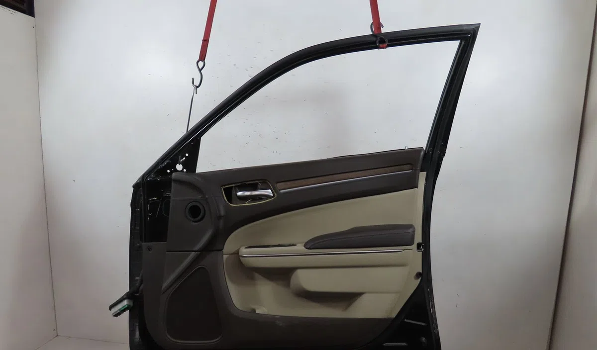 Porte avant droite Lancia THEMA (LX_) 3.0 d (48, lx) (2011-2014) occasion