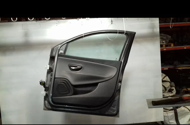 Porte avant droite Lancia YPSILON (312_) 1.3 d multijet (312.yxe1a, 312.yxu1a) (2011-2018) occasion