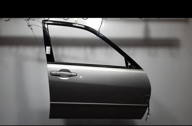 Porte avant droite Lexus IS I (_E1_) 200 (gxe10) (1999-2005) occasion