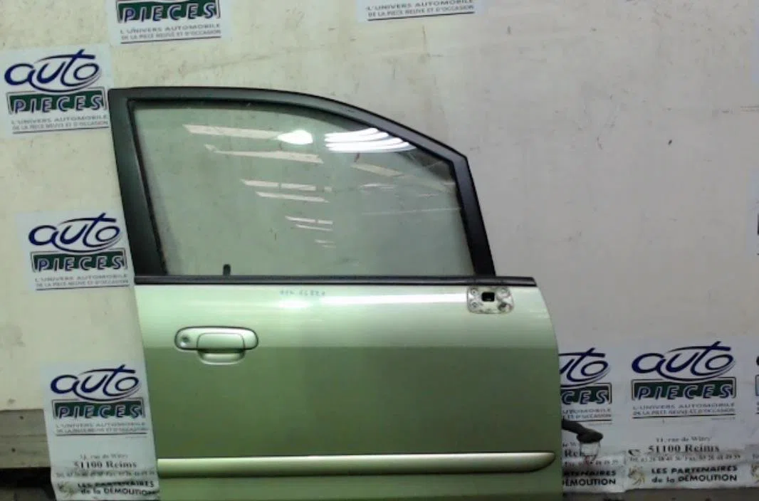 Porte avant droite Mazda PREMACY (CP) 2.0 td (2000-2005) occasion