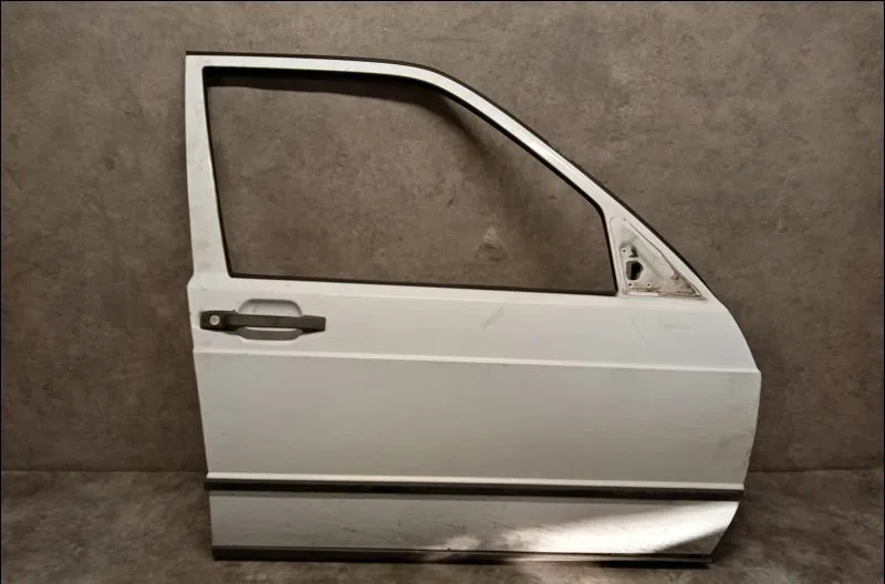 Porte avant droite Mercedes-benz 190 (W201) D 2.0 (201.122) (1983-1989) occasion