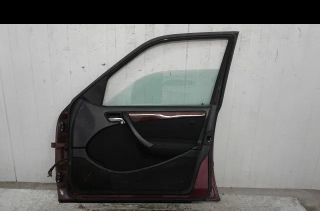 Porte avant droite Mercedes-benz CLASSE C (W202) C 220 d (202.121) (1993-2000) occasion