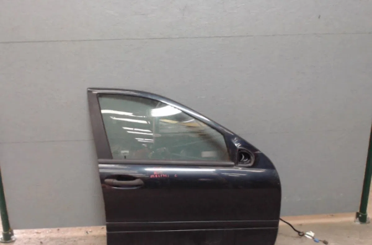 Porte avant droite Mercedes-benz CLASSE C (W203) C 200 cdi (203.007) (2003-2007) occasion