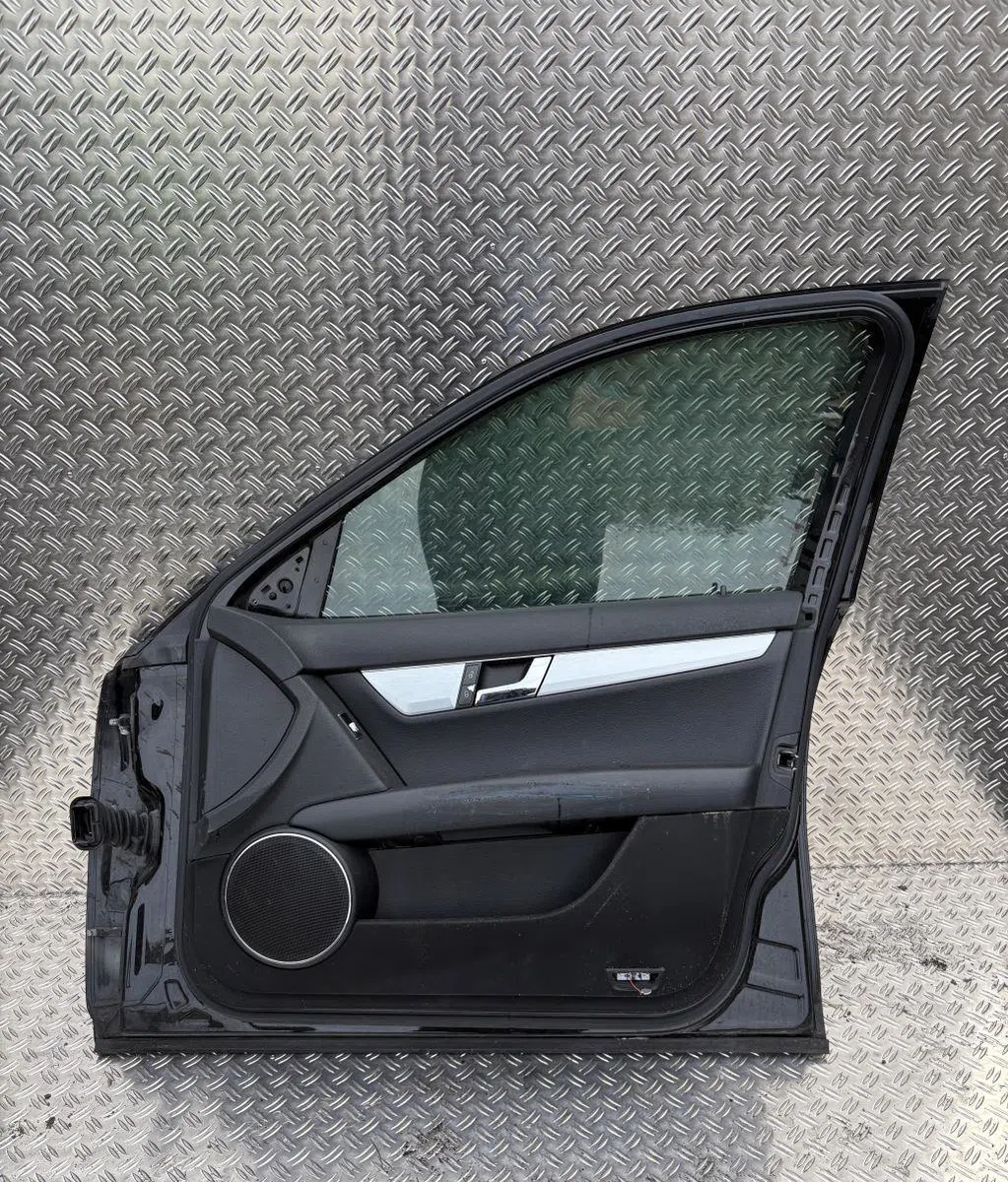 Porte avant droite Mercedes-benz CLASSE C (W204) C 200 cdi (204.007, 204.006) (2007-2009) occasion