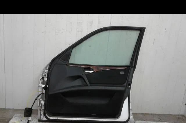 Porte avant droite Mercedes-benz CLASSE E (W210) E 240 (210.061) (1997-2000) occasion