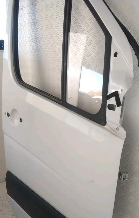 Porte avant droite Mercedes-benz SPRINTER 3-t Camionnette (B906) 214 cdi (906.611, 906.613) (2016) occasion