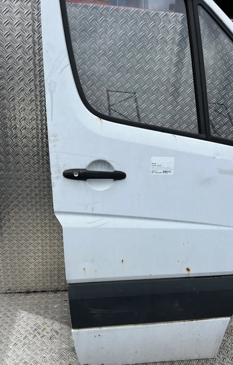 Porte avant droite Mercedes-benz SPRINTER 3-t Camionnette (B906) 215 cdi (906.611, 906.613) (2006-2009) occasion