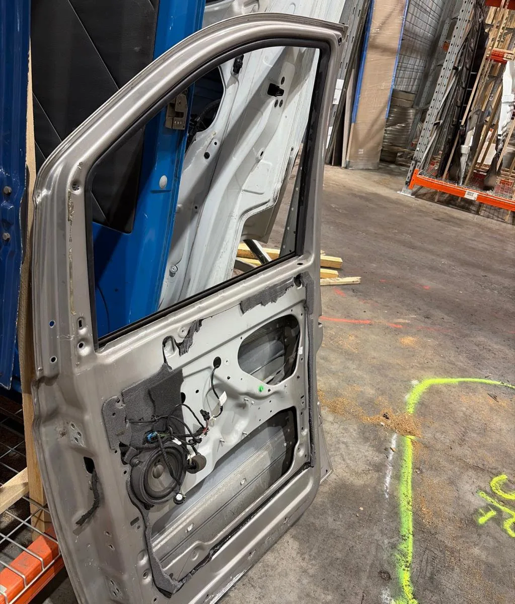 Porte avant droite Mercedes-benz VITO - MIXTO Camionnette (W639) 113 cdi (639.601, 639.603, 639.605) (2010) occasion