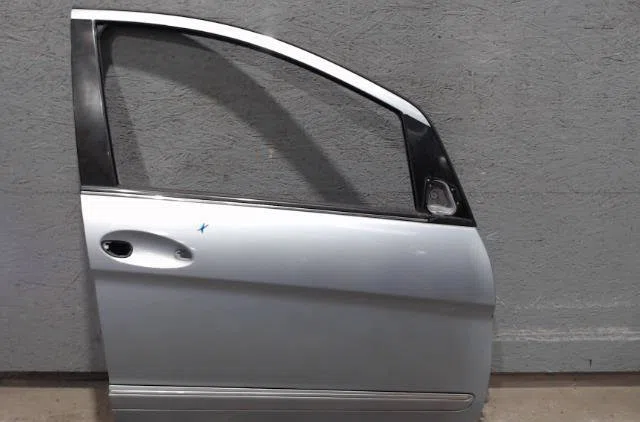 Porte avant droite MERCEDES CLASSE B 245  CLASSE B 245 PHASE 1 occasion