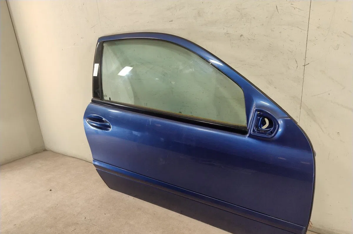 Porte avant droite MERCEDES CLASSE C 203 COUPE SPORT  0 occasion