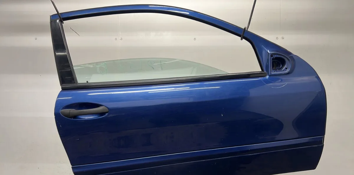 Porte avant droite MERCEDES CLASSE C 203 COUPE SPORT PHASE 1 occasion