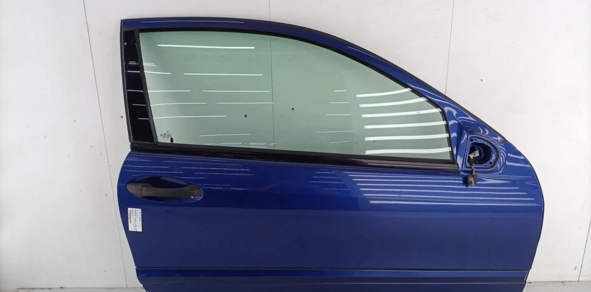 Porte avant droite MERCEDES CLASSE C 203 COUPE SPORT PHASE 1 occasion
