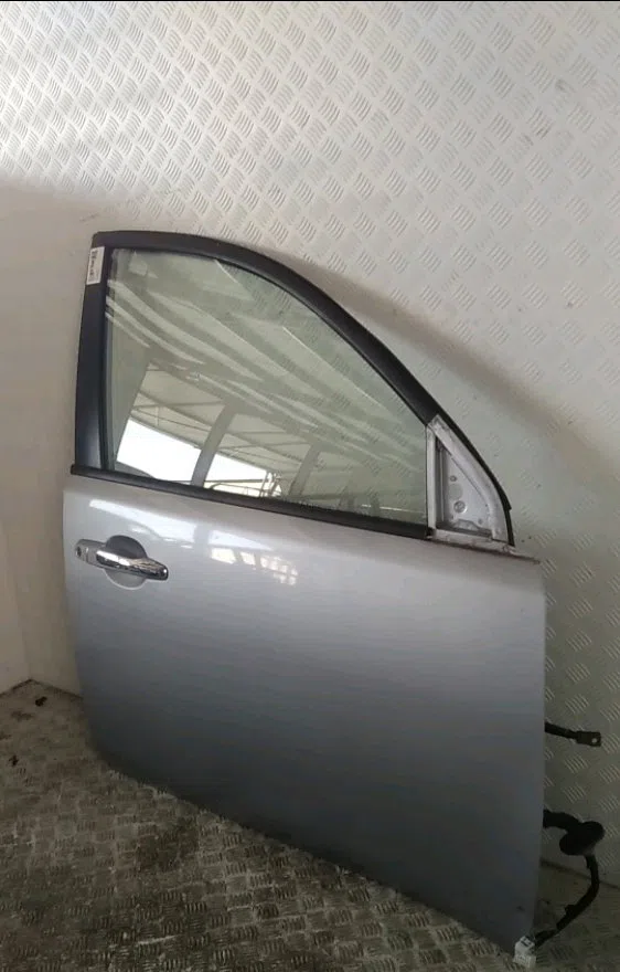 Porte avant droite Mitsubishi L200 - TRITON (KA_T, KB_T) 2.5 di-d 4wd (kb4t) (2005-2015) 4 portes occasion