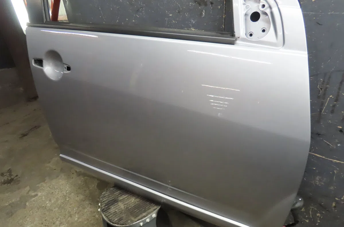 Porte avant droite Mitsubishi OUTLANDER II (CW_W) 2.0 di-d (cw8w) (2007-2012) occasion