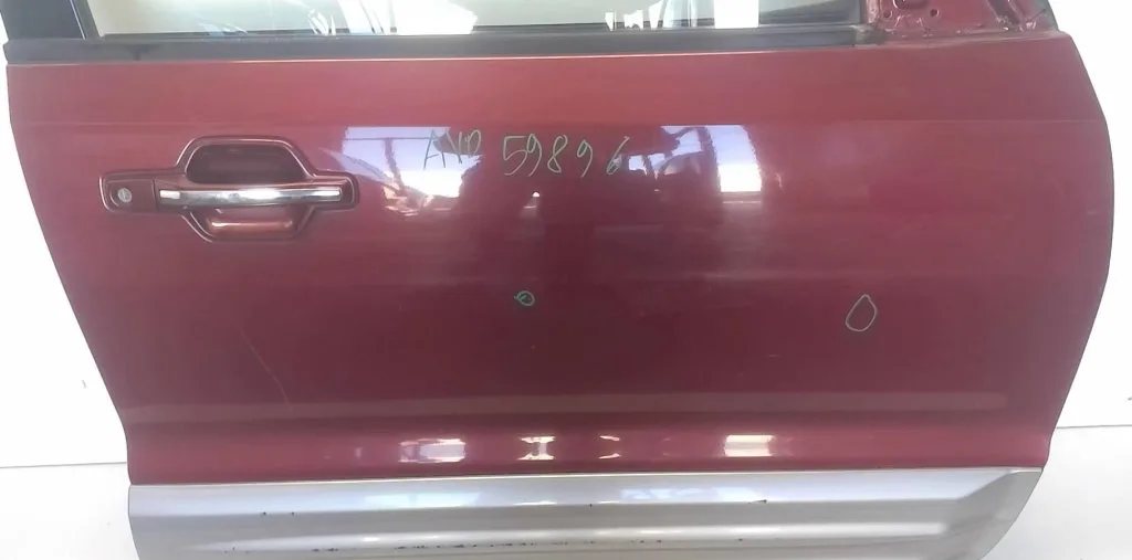 Porte avant droite Mitsubishi PAJERO III (V7_W, V6_W) 3.2 di-d (v68w) (2000-2006) occasion