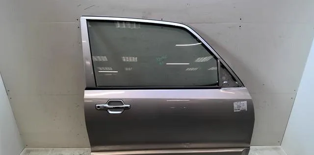 Porte avant droite Mitsubishi PAJERO III (V7_W, V6_W) 3.2 di-d (v68w) (2000-2006) occasion