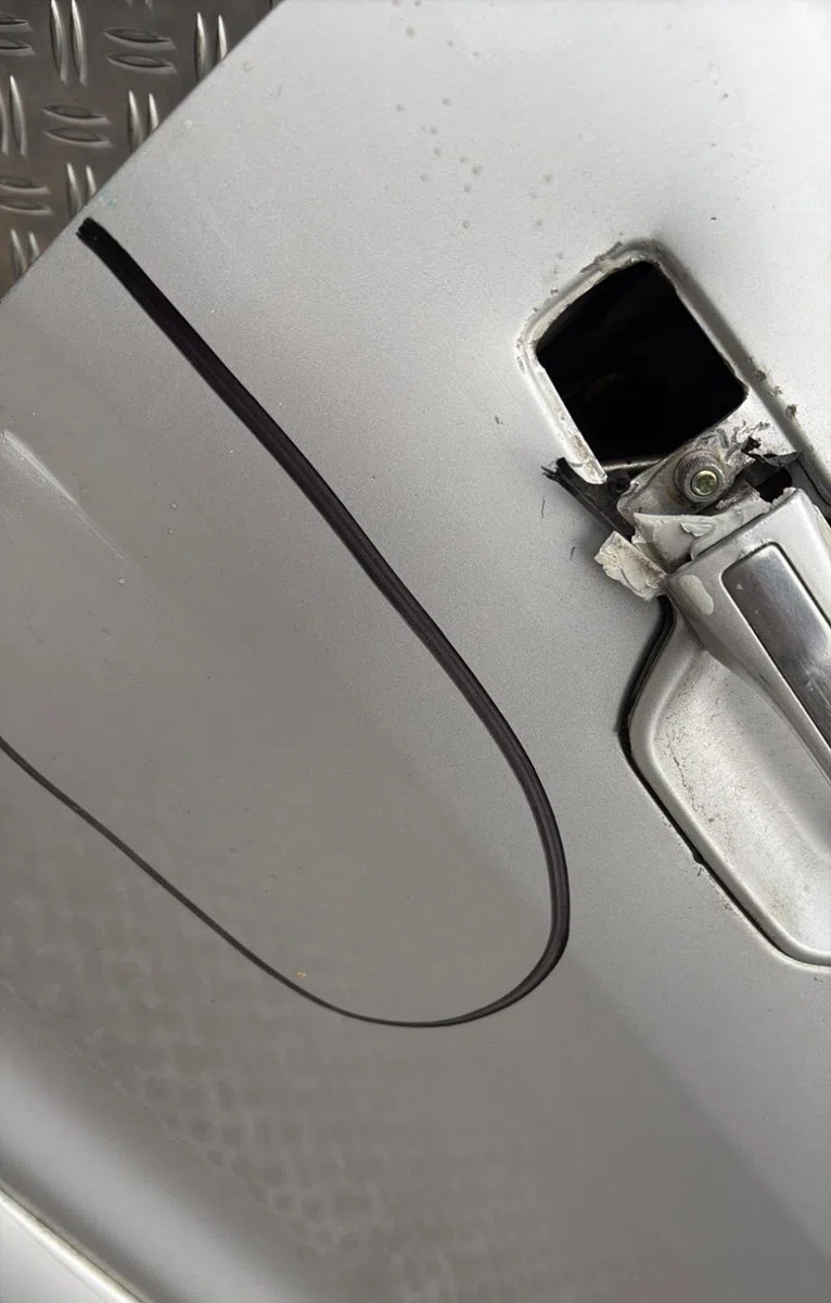 Porte avant droite Mitsubishi PAJERO III (V7_W, V6_W) 3.2 di-d (v68w, v78w) (2000-2006) occasion