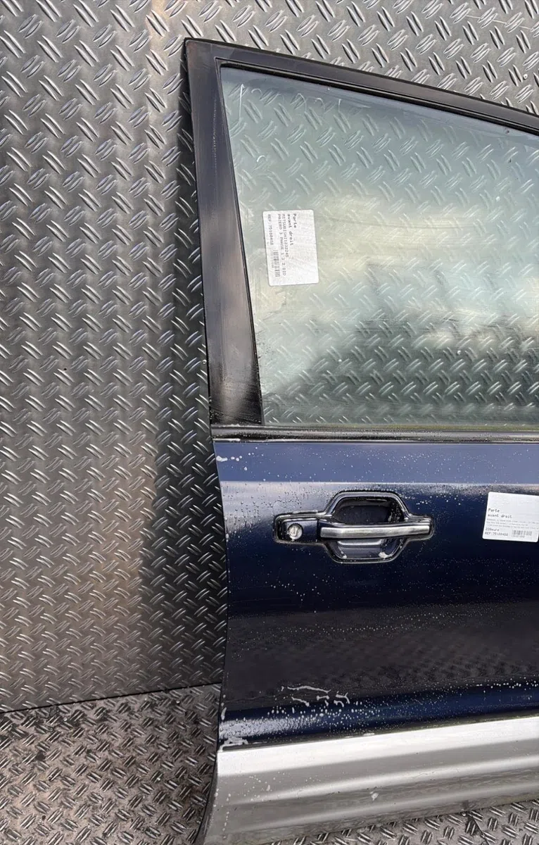 Porte avant droite Mitsubishi PAJERO III (V7_W, V6_W) 3.2 di-d (v68w, v78w) (2000-2006) occasion