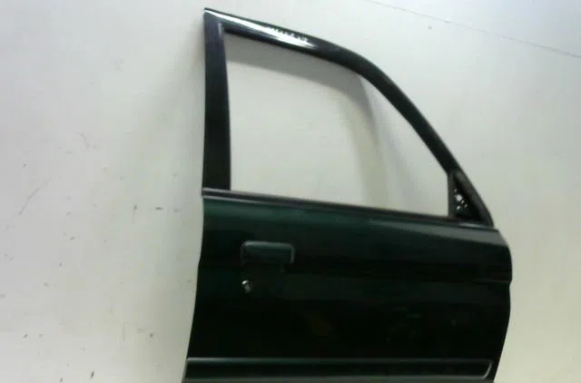 Porte avant droite Mitsubishi PAJERO SPORT I (K7_, K9_) 2.5 td (k94w) (1998) occasion