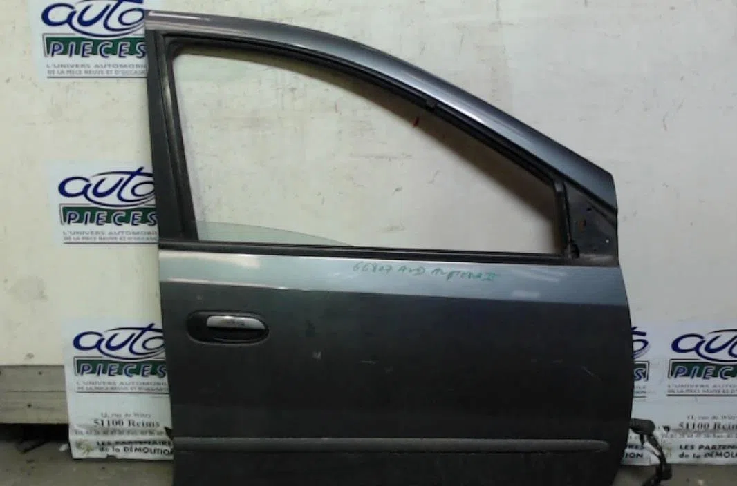 Porte avant droite Nissan ALMERA TINO (V10) 2.2 dci (2000-2006) occasion