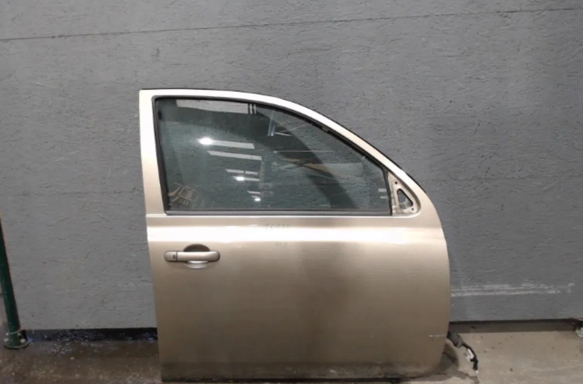 Porte avant droite NISSAN MICRA 3  MICRA 3 PHASE 1 occasion