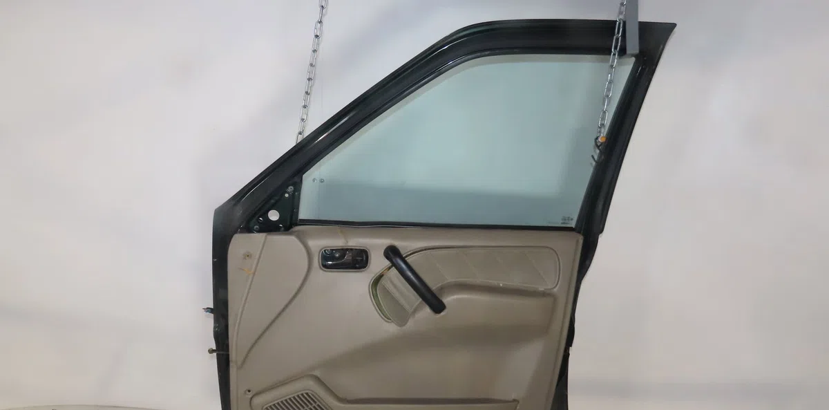 Porte avant droite Nissan TERRANO II (R20) 2.7 tdi 4wd (1996-2007) occasion
