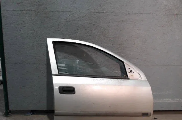Porte avant droite Opel ASTRA G 3-5 portes (T98) 1.8 16v (f08, f48) (1998-2000) occasion