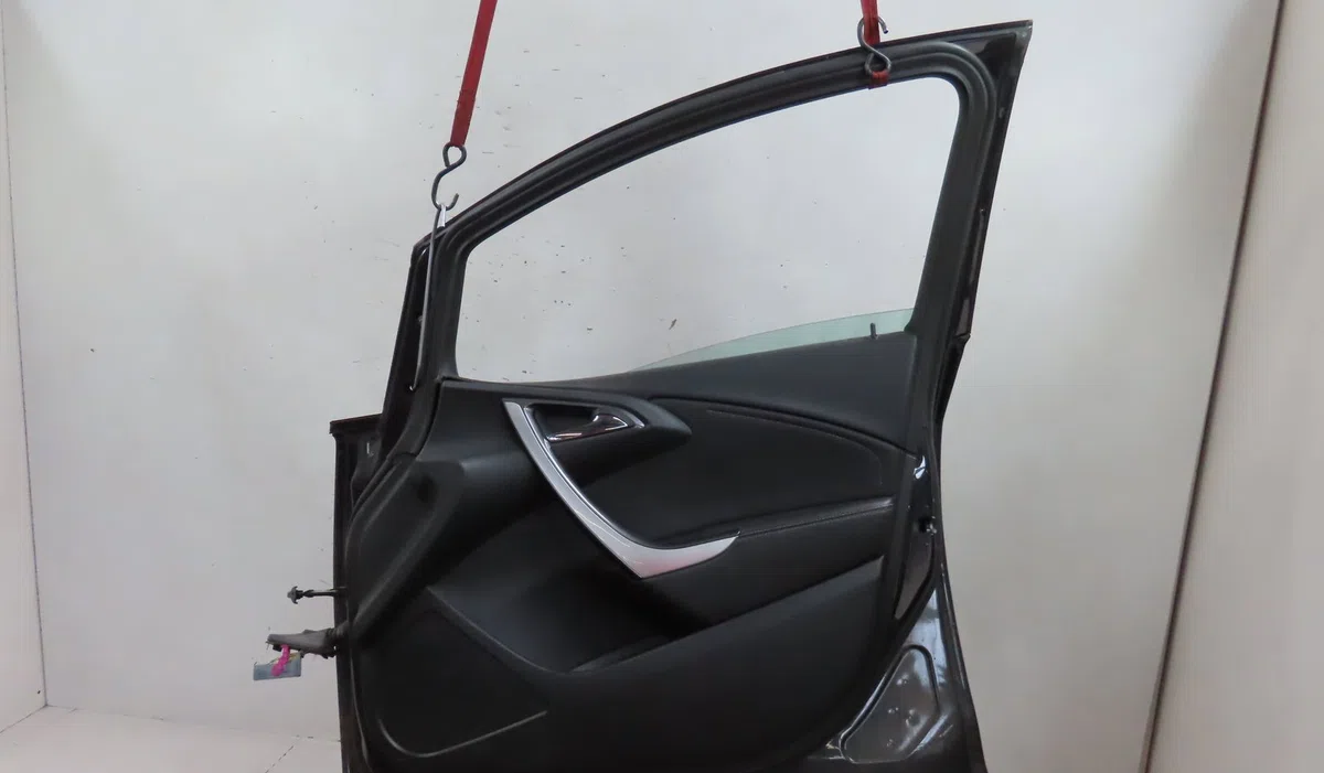 Porte avant droite Opel ASTRA J GTC 1.4 (08) (2011-2015) occasion