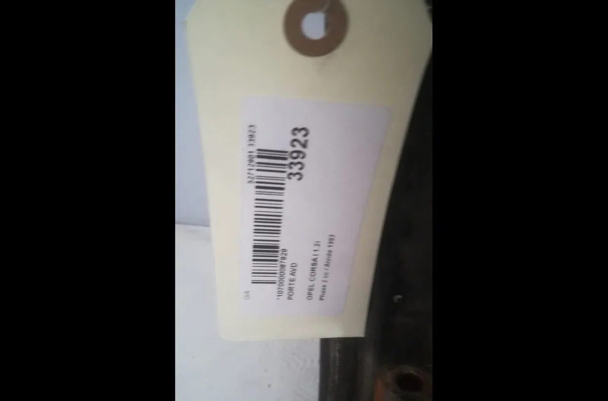 Porte avant droite Opel CORSA A 3-5 portes (S83) 1.2 i (f08, m08, f68, m68) (1989-1993) occasion