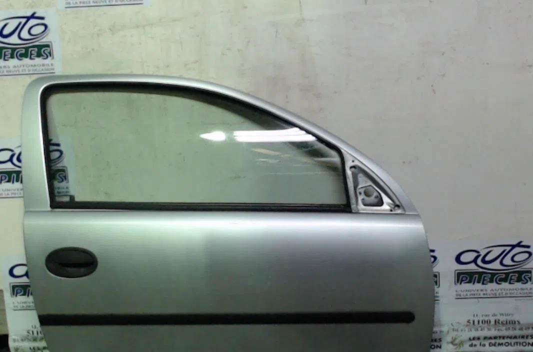 Porte avant droite OPEL CORSA C  CORSA C PHASE 1 occasion