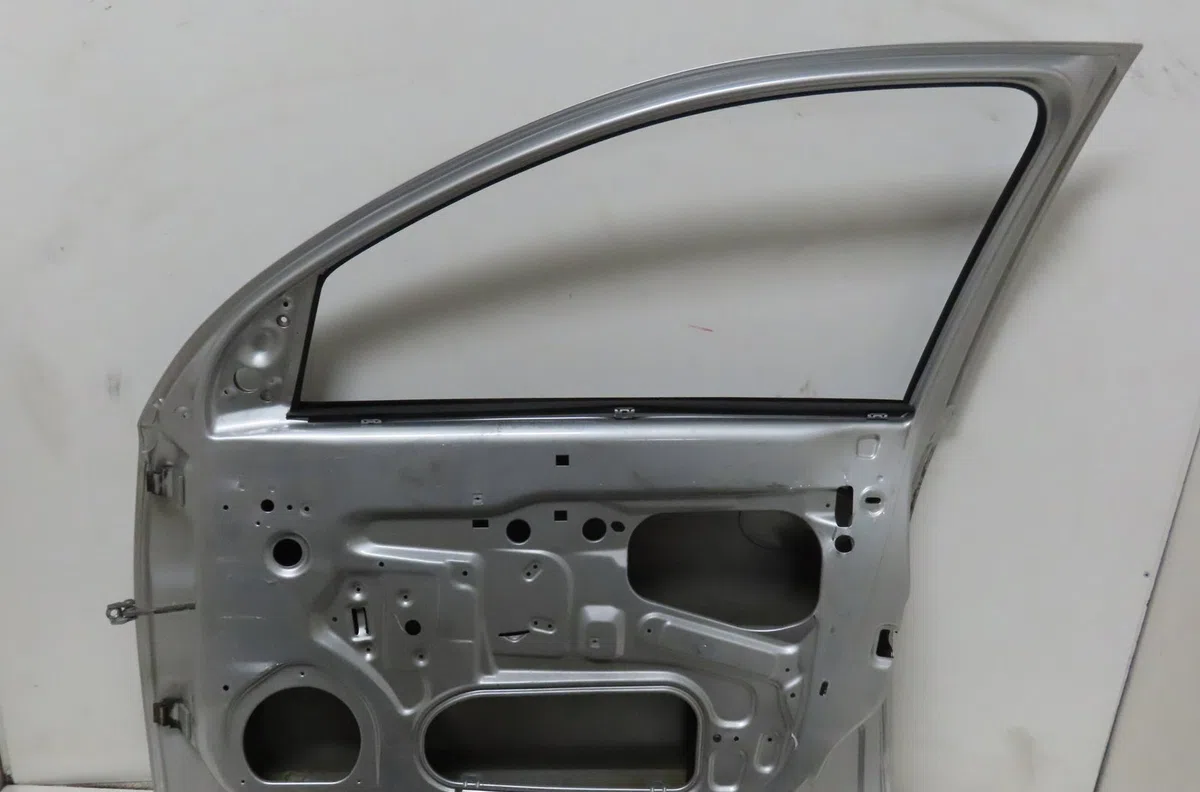 Porte avant droite Opel CORSA C (X01) 1.2 (f08, f68) (2000-2009) occasion