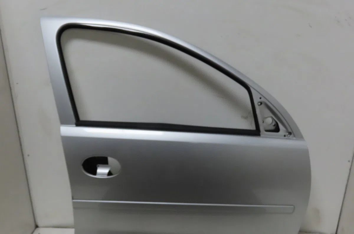 Porte avant droite Opel CORSA C (X01) 1.2 (f08, f68) (2000-2009) occasion