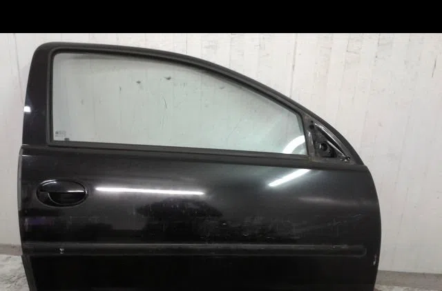 Porte avant droite Opel CORSA C (X01) 1.3 cdti (f08, f68) (2003-2009) occasion