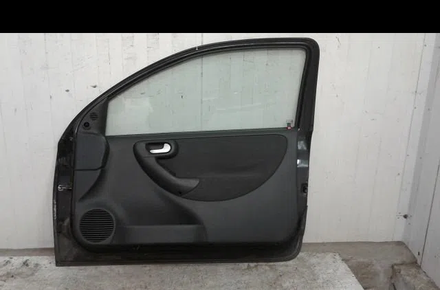 Porte avant droite Opel CORSA C (X01) 1.3 cdti (f08, f68) (2003-2009) occasion