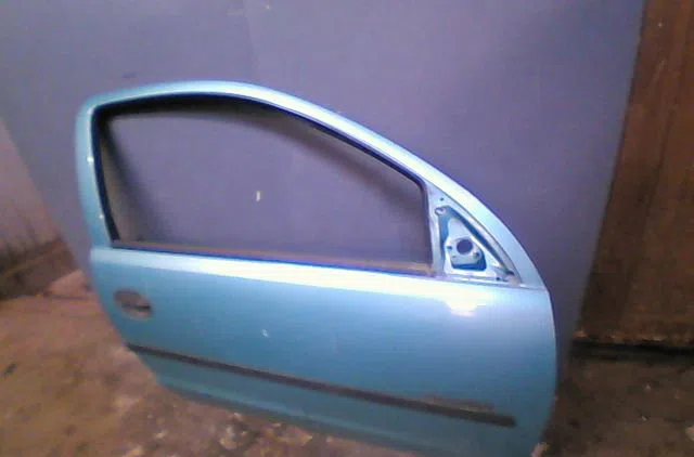 Porte avant droite Opel CORSA C (X01) 1.7 di (f08, f68) (2000-2009) occasion