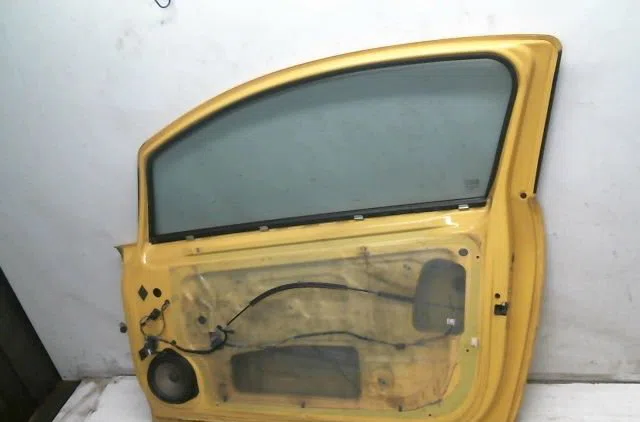 Porte avant droite Opel CORSA D (S07) 1.7 cdti (l08, l68) (2006-2011) occasion