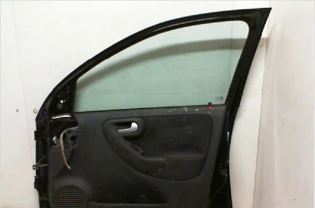 Porte avant droite OPEL CORSA III occasion
