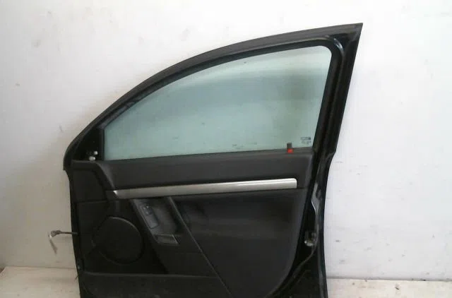 Porte avant droite Opel SIGNUM 3-5 portes (Z03) 1.9 cdti (f48) (2004-2008) occasion
