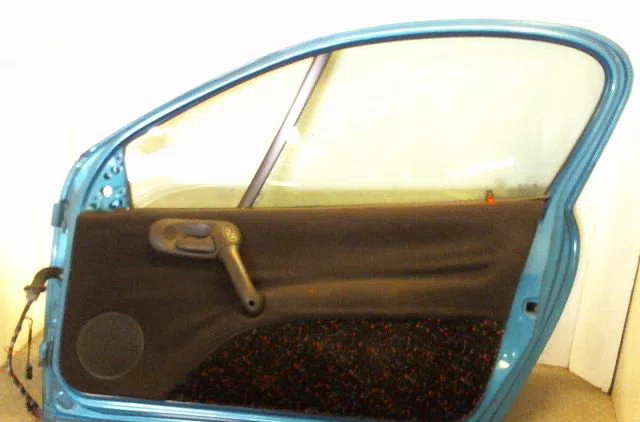 Porte avant droite OPEL TIGRA I 1995 occasion