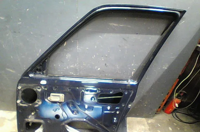 Porte avant droite Peugeot 205 II (20A-C) 1.7 diesel (1987-1998) occasion